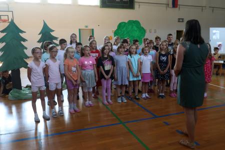 PRVI ŠOLSKI DAN GRAHOVO 10 FOTO LJUBO VUKELIČ